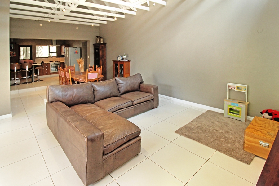 3 Bedroom Property for Sale in Broadacres Gauteng