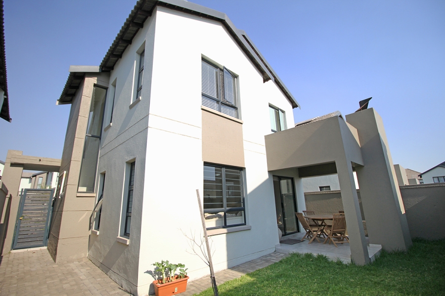 3 Bedroom Property for Sale in Broadacres Gauteng