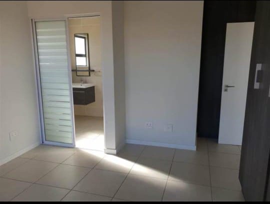 To Let 1 Bedroom Property for Rent in Modderfontein Gauteng