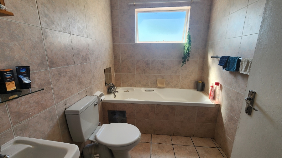 2 Bedroom Property for Sale in Ridgeway Gauteng