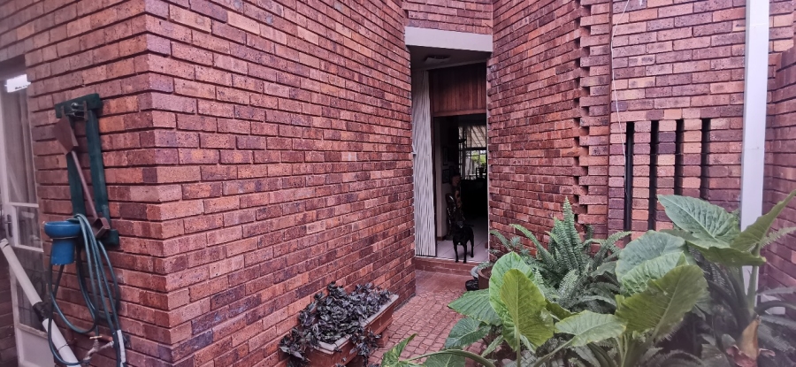 3 Bedroom Property for Sale in Florauna Gauteng