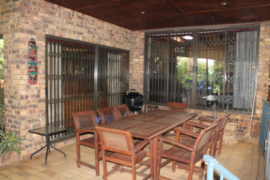 4 Bedroom Property for Sale in Florauna Gauteng