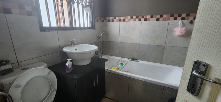 3 Bedroom Property for Sale in Amandasig Gauteng