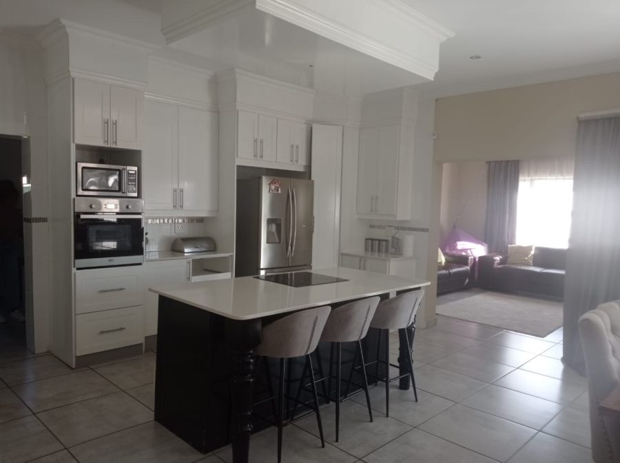 4 Bedroom Property for Sale in Amandasig Gauteng