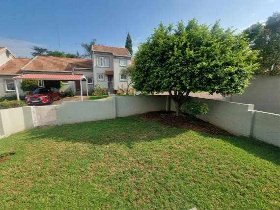 2 Bedroom Property for Sale in Sunninghill Gauteng