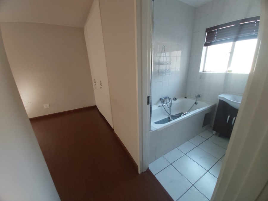 To Let 2 Bedroom Property for Rent in Morningside Gauteng