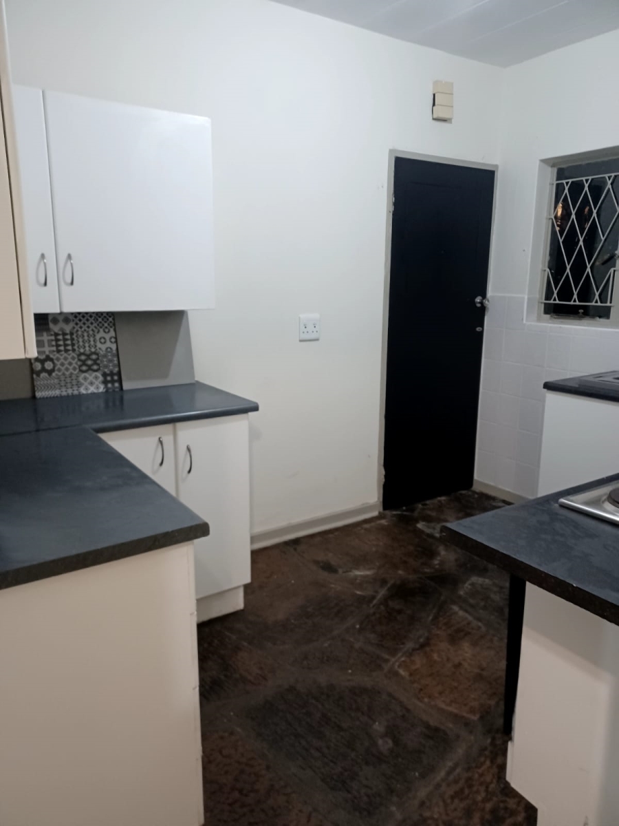 1 Bedroom Property for Sale in Windsor East Gauteng