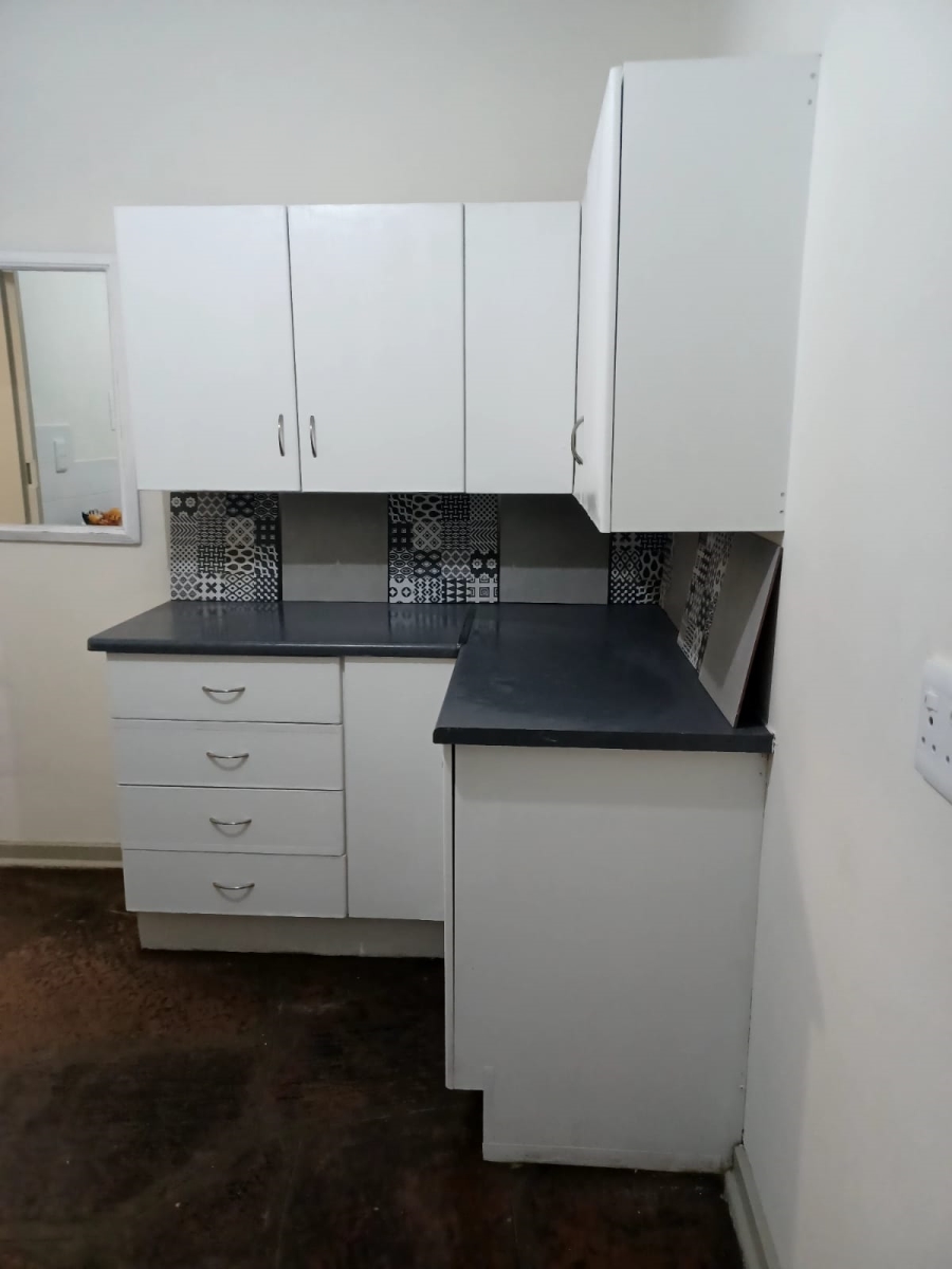 1 Bedroom Property for Sale in Windsor East Gauteng