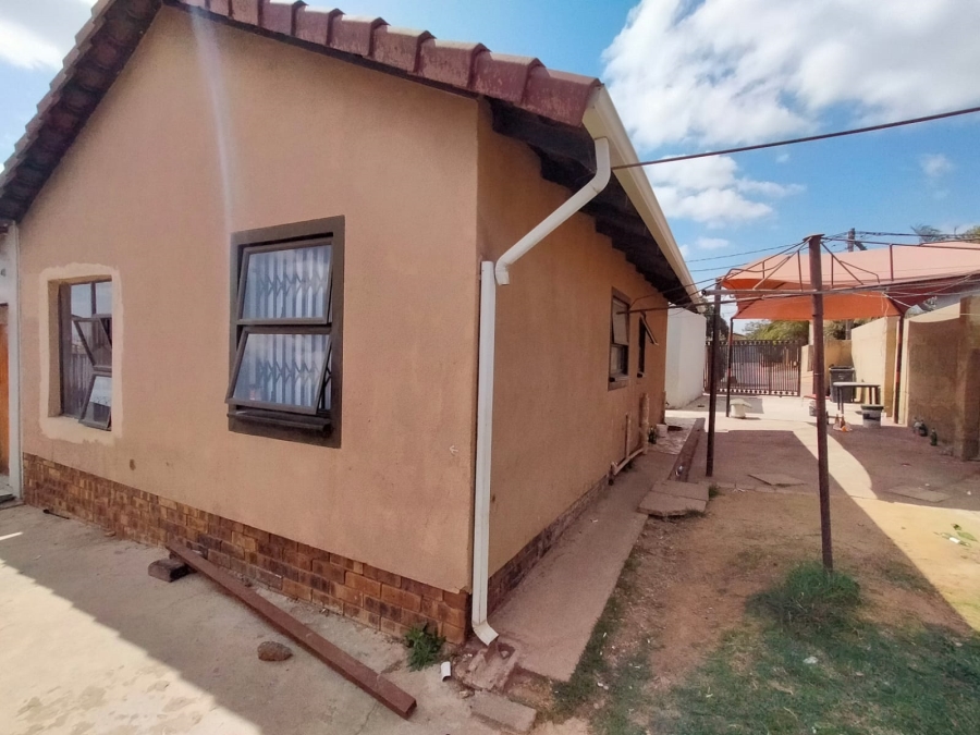 8 Bedroom Property for Sale in Cosmo City Gauteng