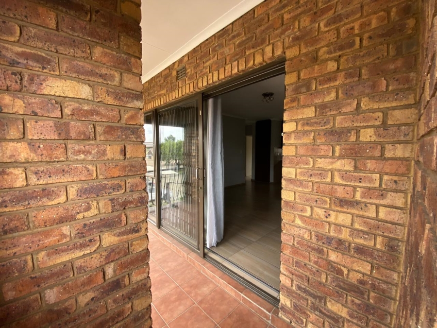 3 Bedroom Property for Sale in Sonneveld Gauteng