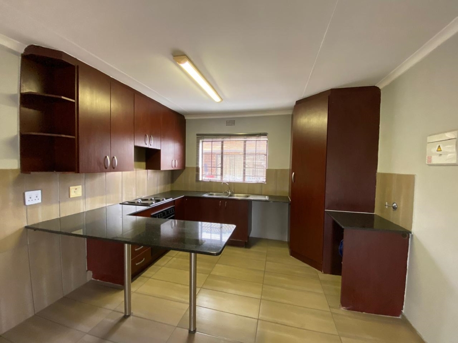 3 Bedroom Property for Sale in Sonneveld Gauteng