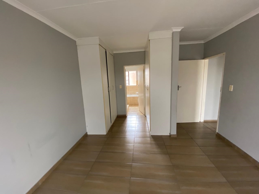 3 Bedroom Property for Sale in Sonneveld Gauteng