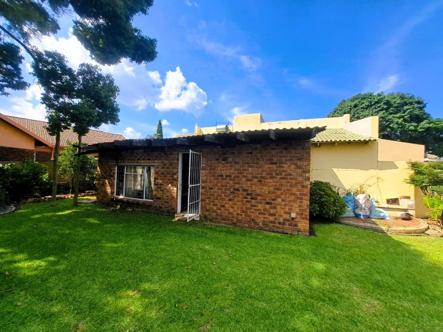 4 Bedroom Property for Sale in Falcon Ridge Gauteng