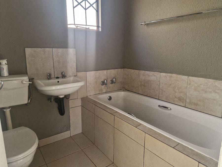 2 Bedroom Property for Sale in Gem Valley Gauteng