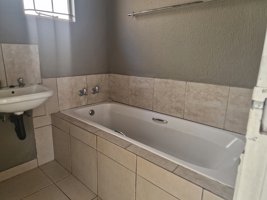 2 Bedroom Property for Sale in Gem Valley Gauteng