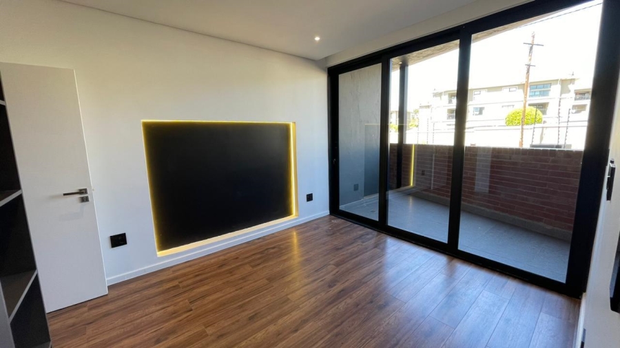 To Let 2 Bedroom Property for Rent in Broadacres Gauteng