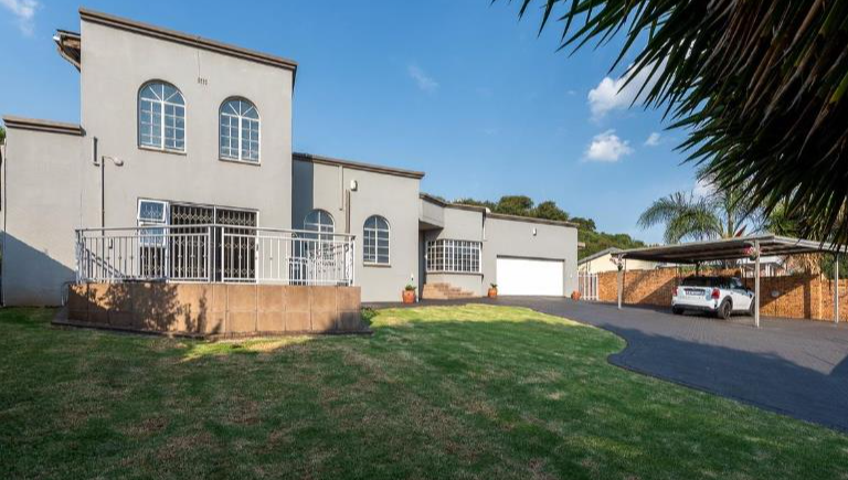 4 Bedroom Property for Sale in Mulbarton Gauteng