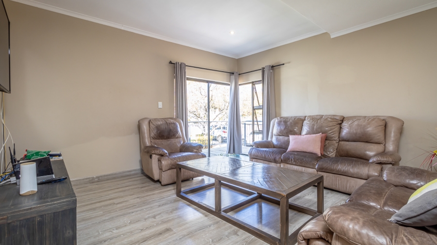 4 Bedroom Property for Sale in Louwlardia Gauteng