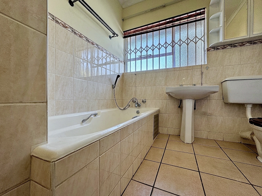 3 Bedroom Property for Sale in La Montagne Gauteng