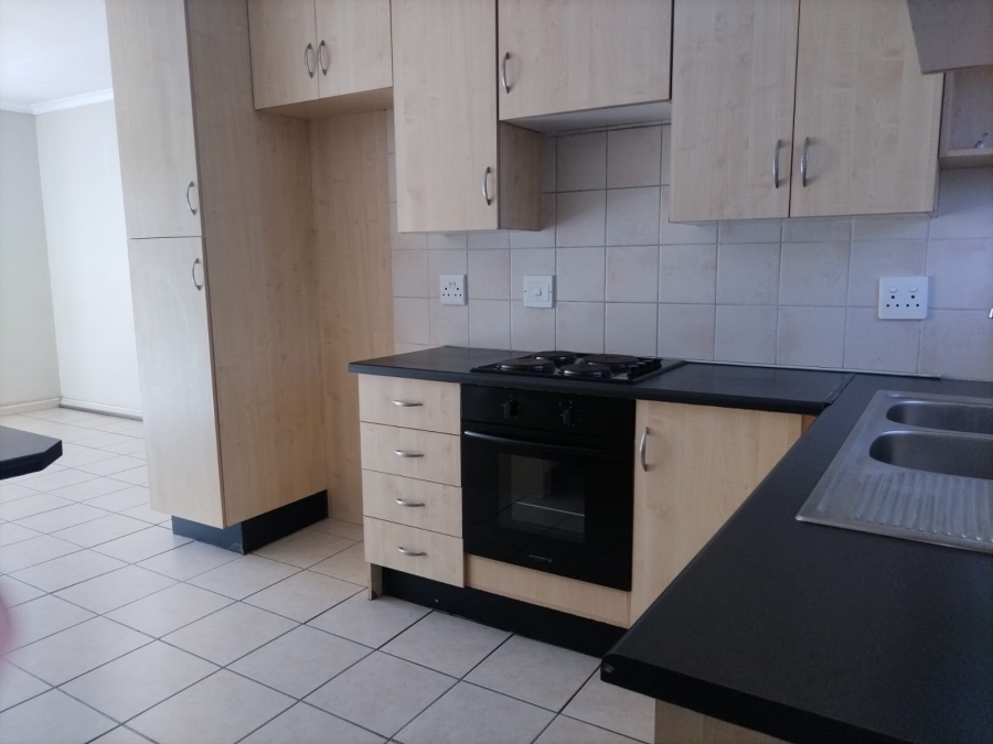 2 Bedroom Property for Sale in Queenswood Gauteng