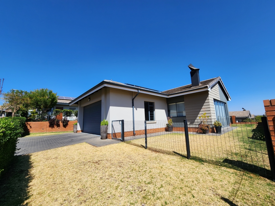 3 Bedroom Property for Sale in Waterkloof Marina Retirement Estate Gauteng