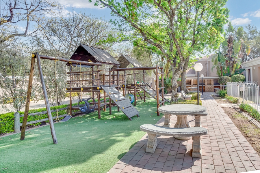 3 Bedroom Property for Sale in Lonehill Gauteng