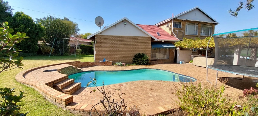 5 Bedroom Property for Sale in Vorna Valley Gauteng