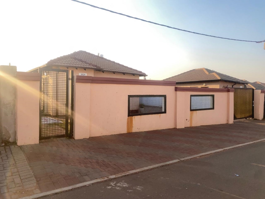 2 Bedroom Property for Sale in Lehae Gauteng