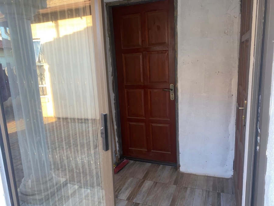 2 Bedroom Property for Sale in Lehae Gauteng