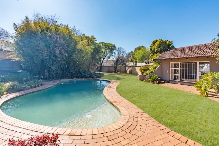 4 Bedroom Property for Sale in Brackenhurst Gauteng