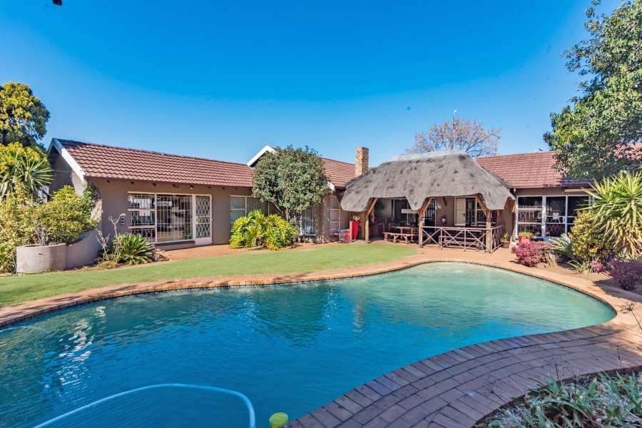 4 Bedroom Property for Sale in Brackenhurst Gauteng