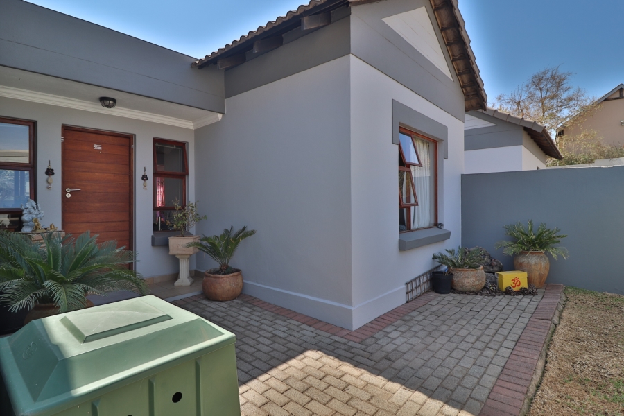 To Let 3 Bedroom Property for Rent in Rietvlei Heights Country Estate Gauteng