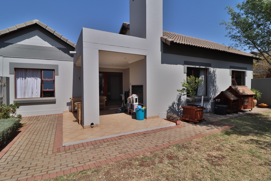 To Let 3 Bedroom Property for Rent in Rietvlei Heights Country Estate Gauteng