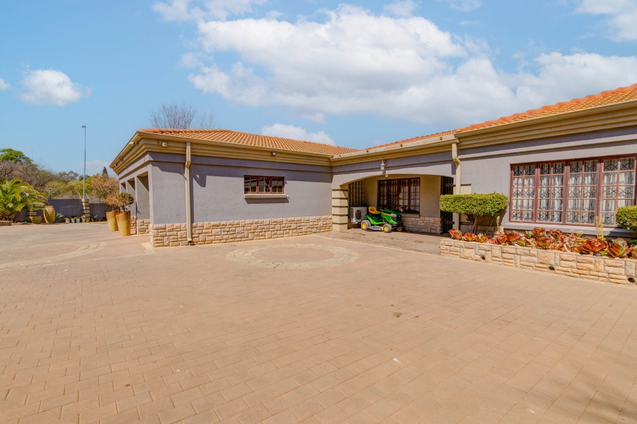 To Let 5 Bedroom Property for Rent in President Park Gauteng