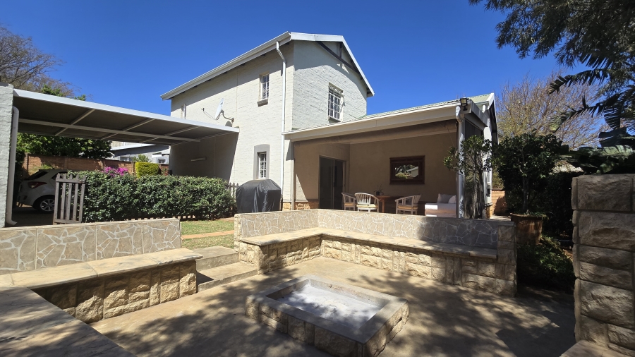 4 Bedroom Property for Sale in Bronberg Gauteng