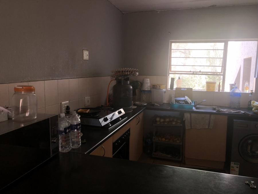 To Let 2 Bedroom Property for Rent in Vorna Valley Gauteng