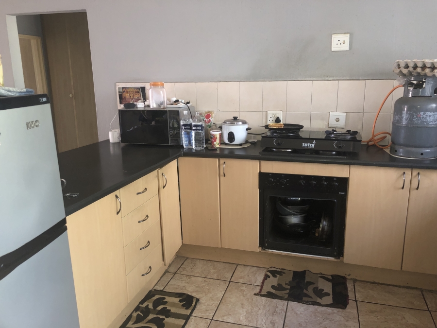 To Let 2 Bedroom Property for Rent in Vorna Valley Gauteng