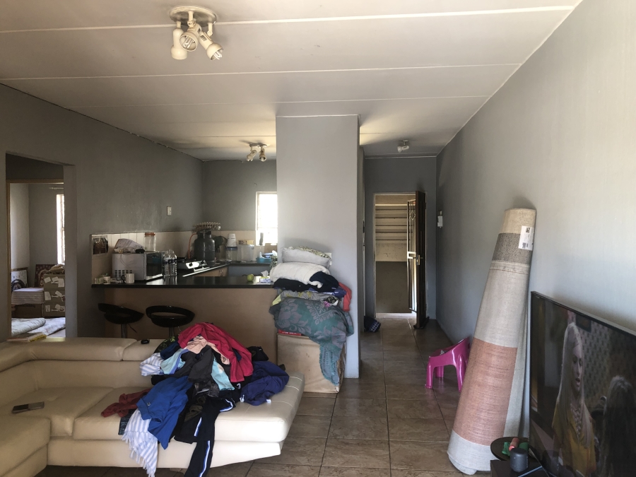 To Let 2 Bedroom Property for Rent in Vorna Valley Gauteng