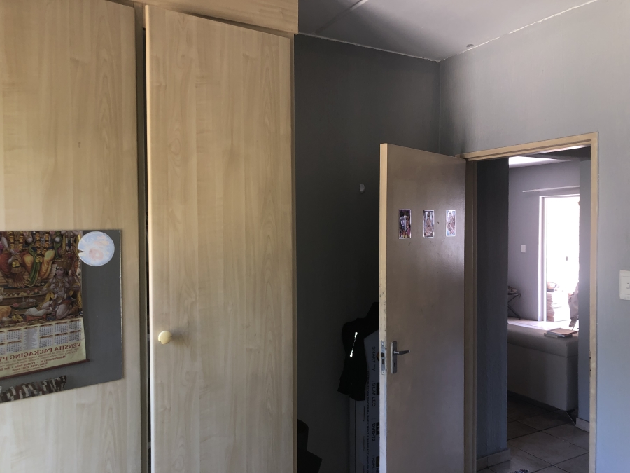 To Let 2 Bedroom Property for Rent in Vorna Valley Gauteng