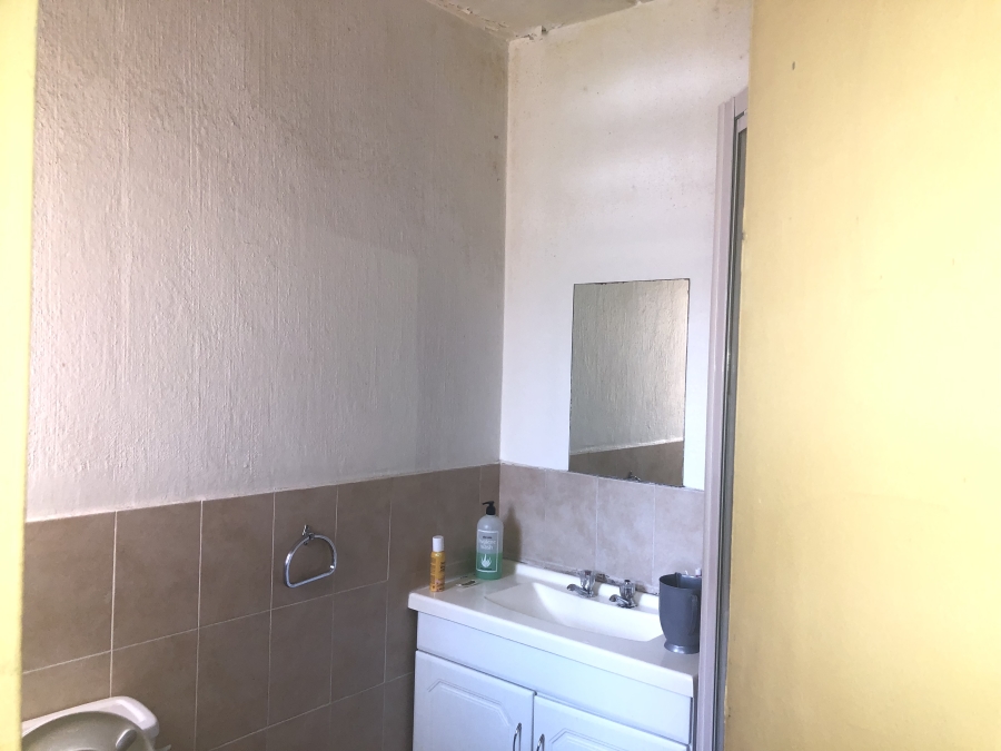 To Let 2 Bedroom Property for Rent in Vorna Valley Gauteng