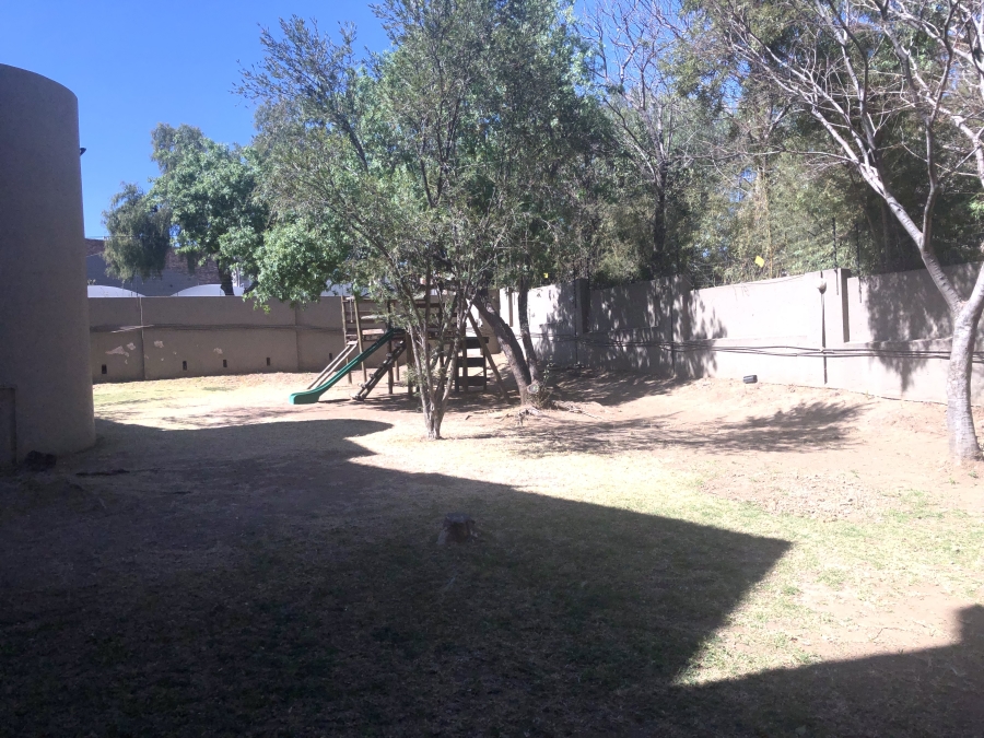 To Let 2 Bedroom Property for Rent in Vorna Valley Gauteng