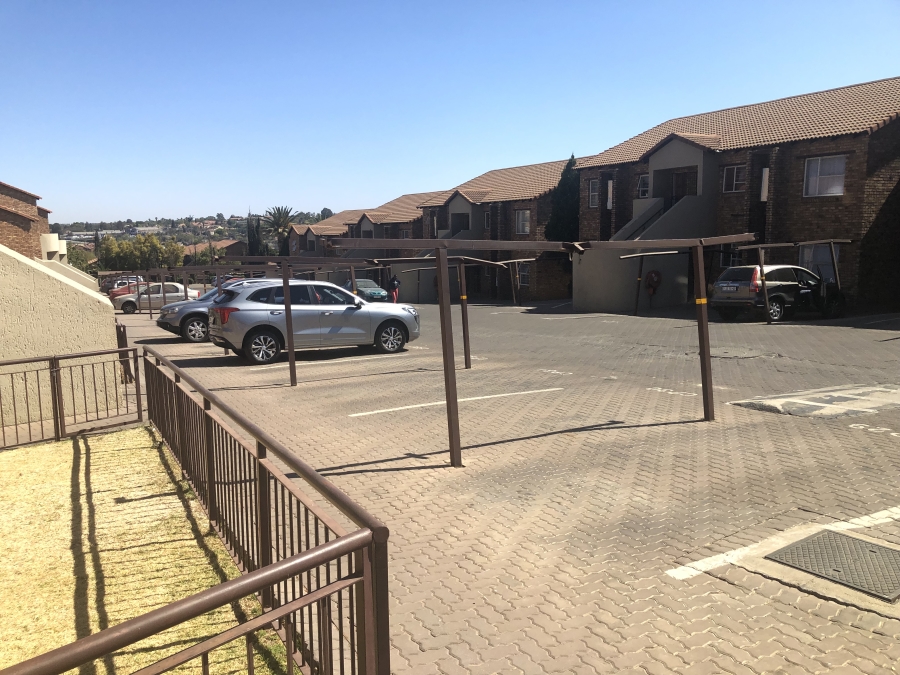 To Let 2 Bedroom Property for Rent in Vorna Valley Gauteng