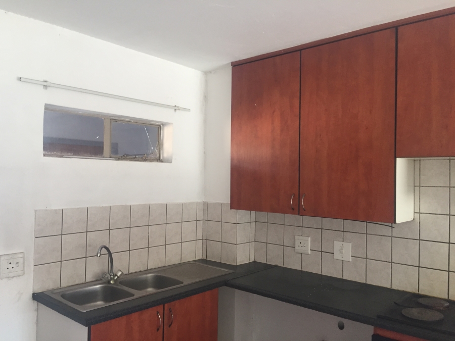 To Let 2 Bedroom Property for Rent in Vorna Valley Gauteng