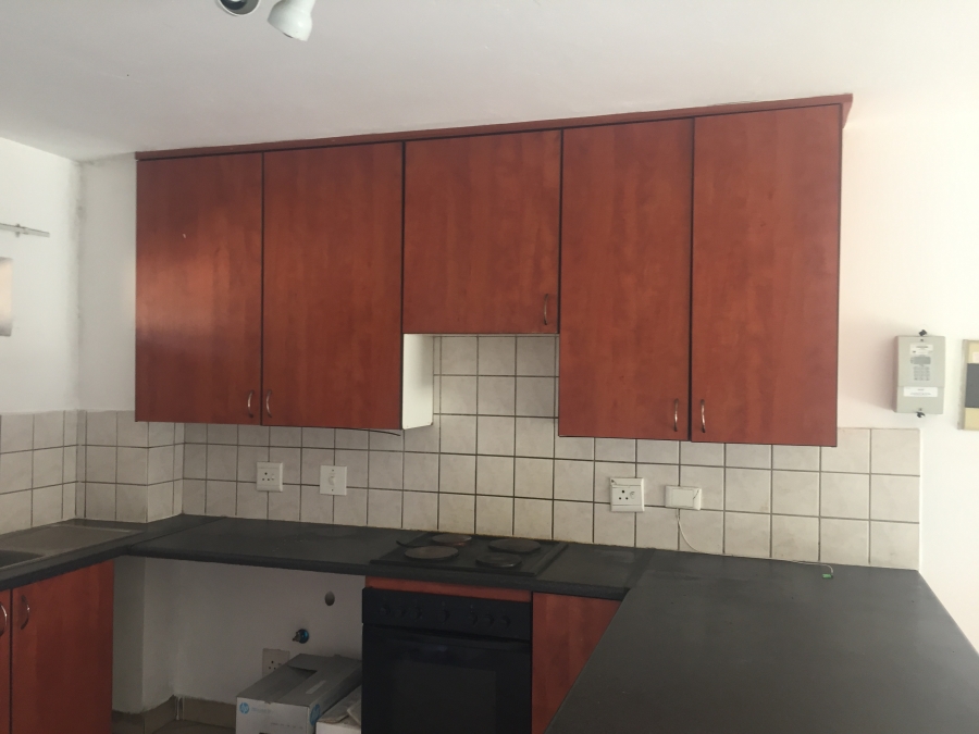 To Let 2 Bedroom Property for Rent in Vorna Valley Gauteng