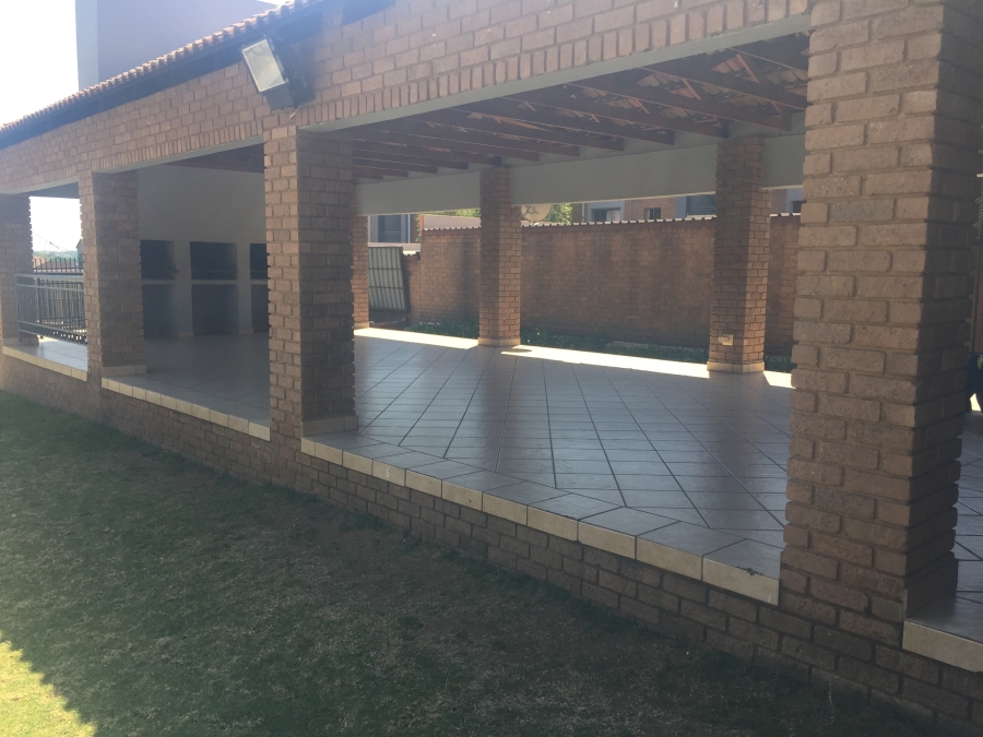 To Let 2 Bedroom Property for Rent in Vorna Valley Gauteng