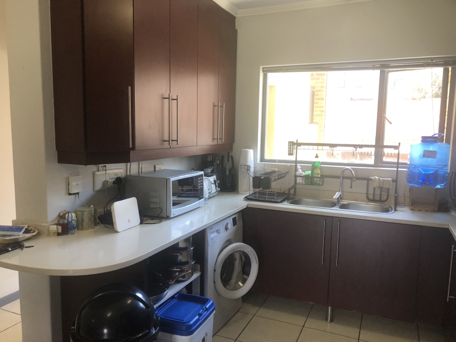 2 Bedroom Property for Sale in Sunninghill Gauteng