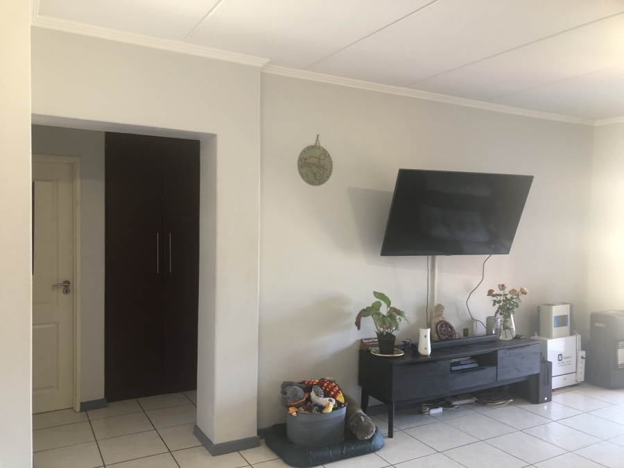 2 Bedroom Property for Sale in Sunninghill Gauteng