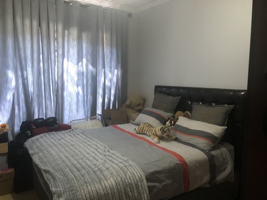 2 Bedroom Property for Sale in Sunninghill Gauteng