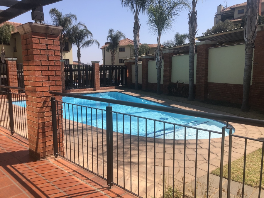 2 Bedroom Property for Sale in Sunninghill Gauteng