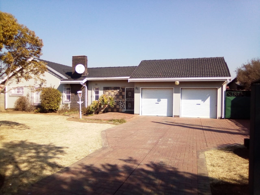 To Let 3 Bedroom Property for Rent in Brackenhurst Gauteng